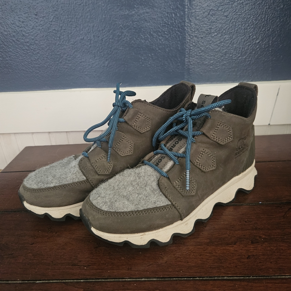 Sorel Women's Olive Green and Grey Sneakers